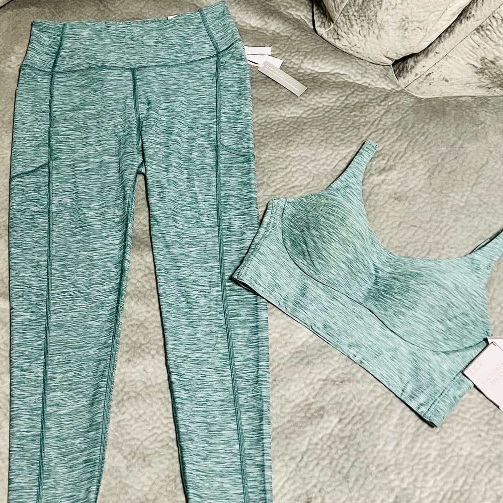 Victoria’s Secret Flow On Point Sport Bra